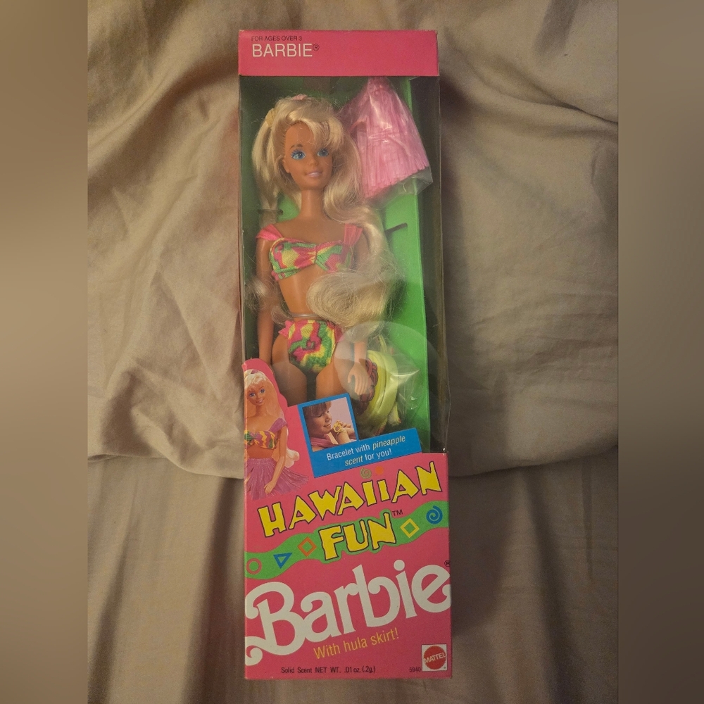 NIB Vintage 1990 Mattel “Hawaiian Fun Barbie” #5940  BOX GREAT CONDITION